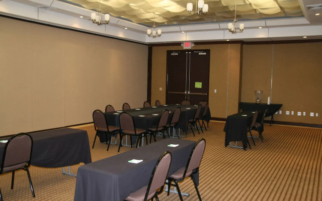 Holiday Inn Macon North by IHG