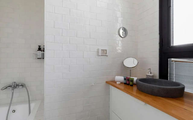 Fall In Love by HolyGuest