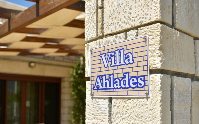 Villa Ahlades