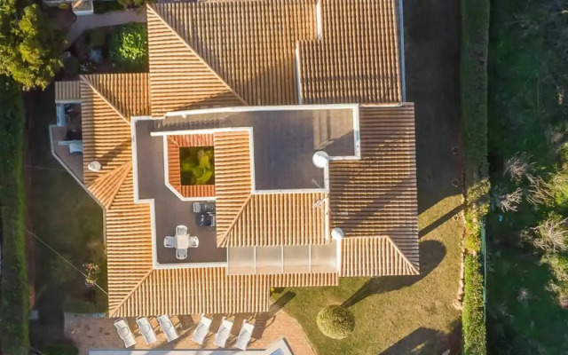 Cozy Villa in Albufeira With Swimming Pool