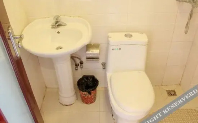 Yiju Garden Hotel (Lianyungang Yanhe Alley)