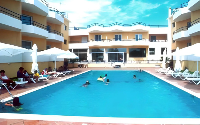 Adonis Hotel