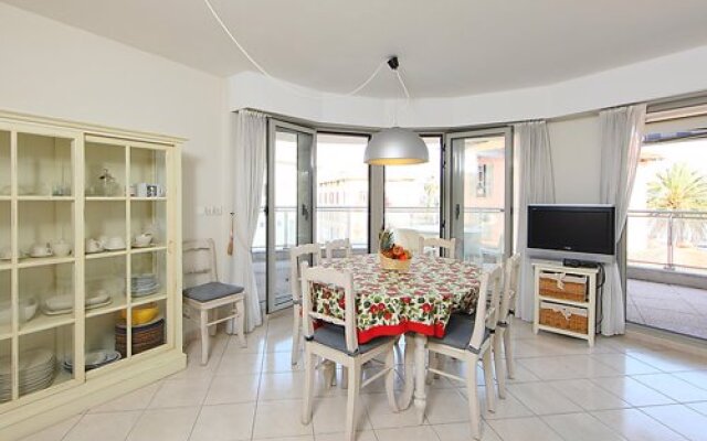 Les allees du Cap 32170