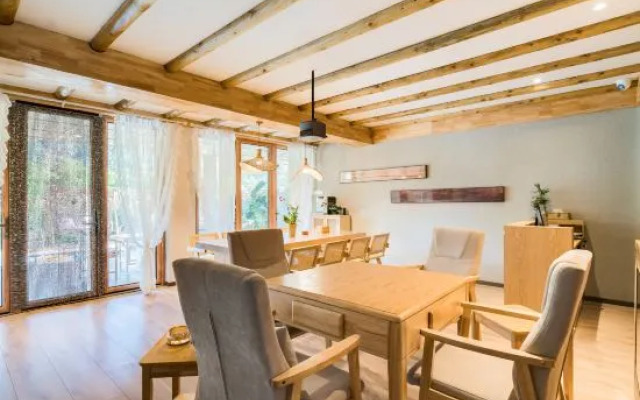 Floral Hotel · Taohua Yingshu Resort Hotel (Tianyunshan Scenic Area)