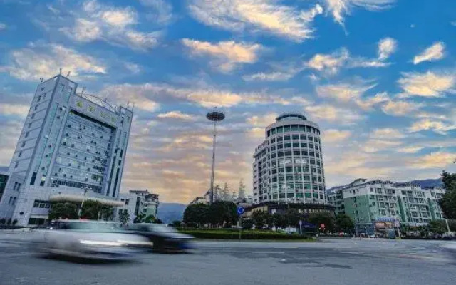 Baiyun Business Hotel (Jianye Railway Station)