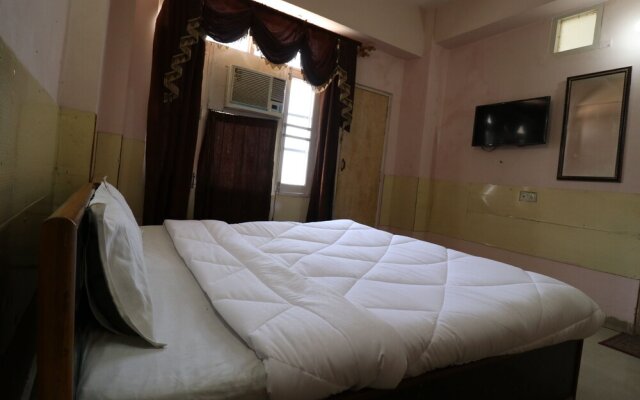 Hotel Grace by OYO Rooms