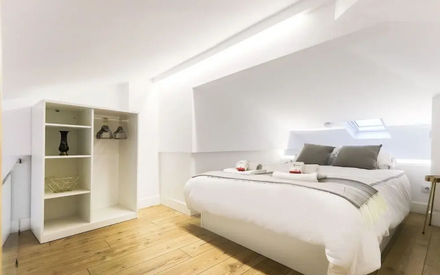 Charming Santos by Homing