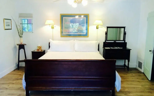 Old Yacht Club Inn Vacation Rentals
