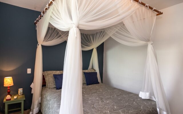 Vila do Outeiro em frente a praça da igreja