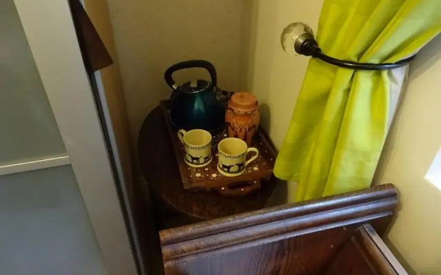 Victorian Gate House Own Bathroom