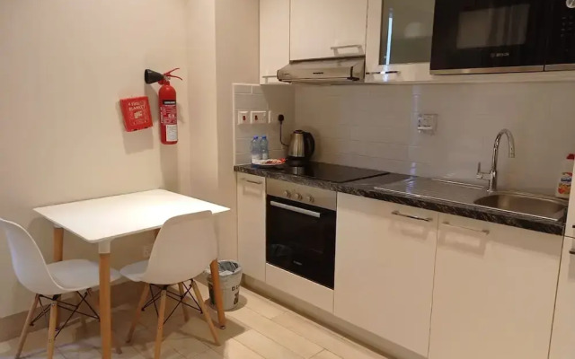 Bright Studio With Pool View Balcony