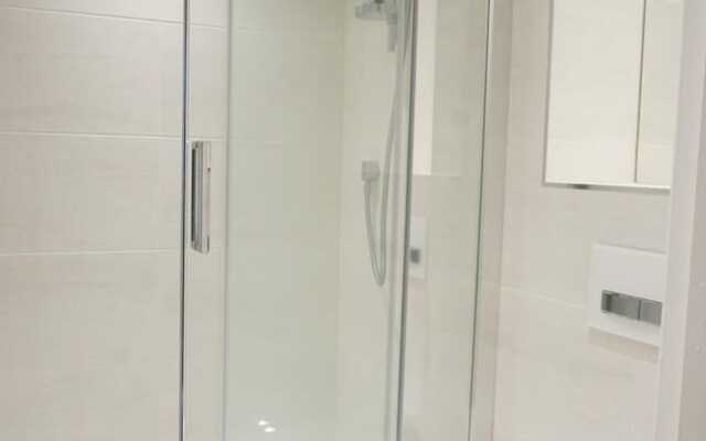 Modern, Spacious 2BR Flat in Oxford