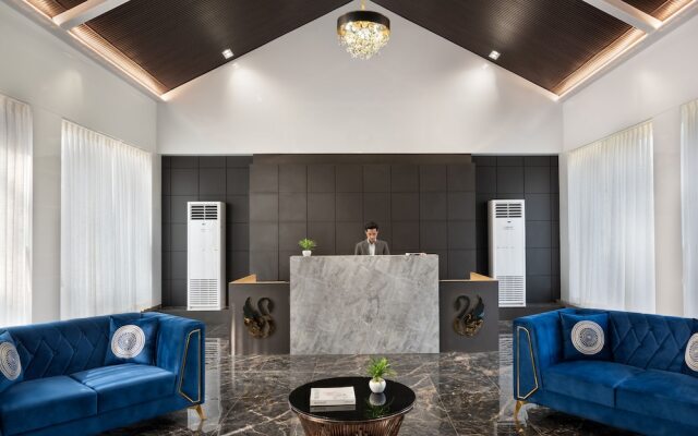 Paramount Riverfront Resort & Spa