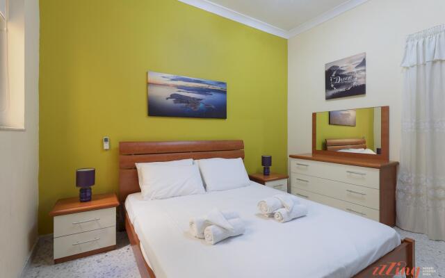 Seafront 2 Bedroom Apartment Overlooking Bay