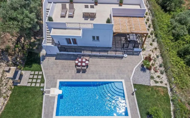 Villa Guinevere-with Private Pool
