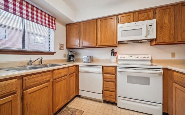 Winterpoint 20 2 Bedroom Townhouse by RedAwning