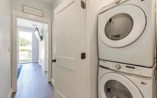 2 Mi to Gulf: Home w/ Sauna, Garden in Panama City