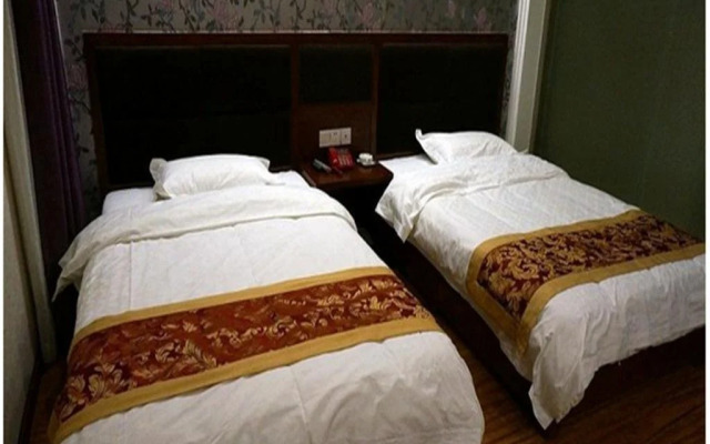 Zhongxiang Tianyue Business Hotel