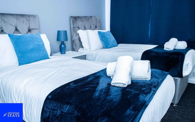 2ndhomestays -walsall- Charming 3-bedroom House