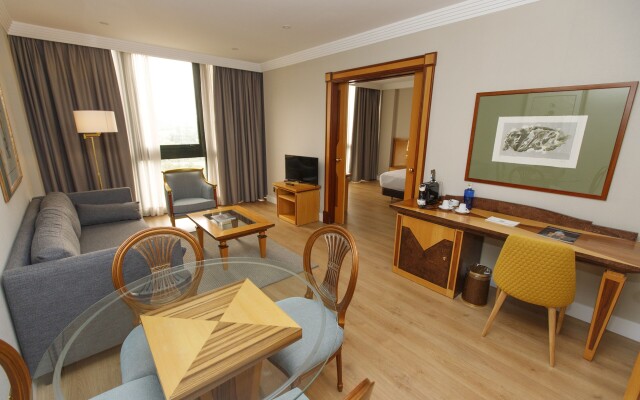 Oca Puerta del Camino Hotel