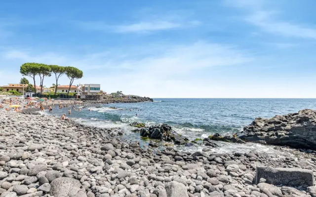 Ancient Residence Overlooking the Sea, With Garden
