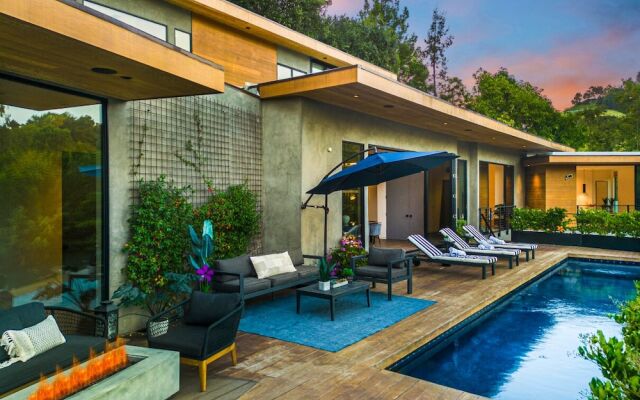 Beverly Glen Hillside Haven