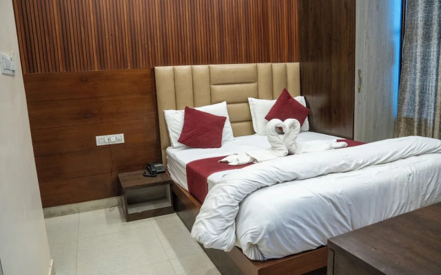 Hotel Madhav Palace