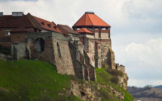 Alabárdos Panzió és Apartmanház