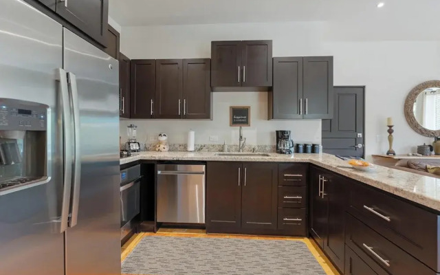 Suite 4 - Sloth Pool&Beach 3 BR Condo