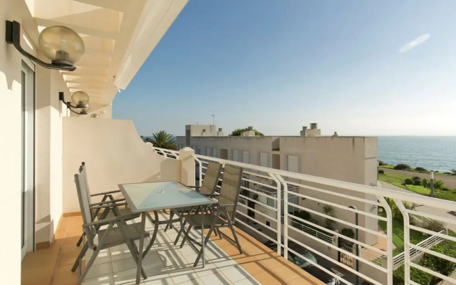 Quaint Apartment close to the Seabeach