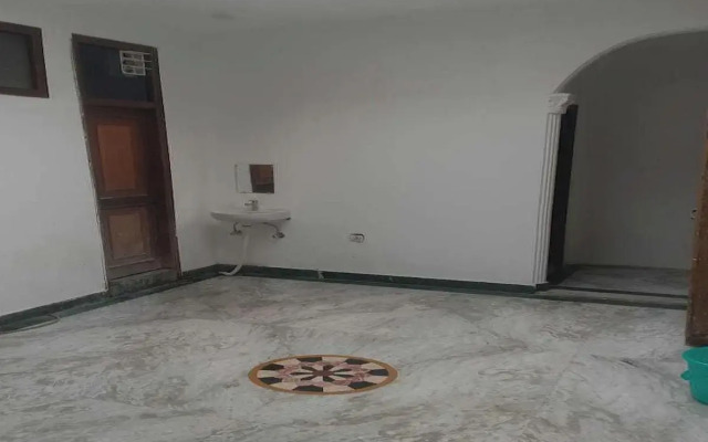 Oyo 80790D Diamond Guest House