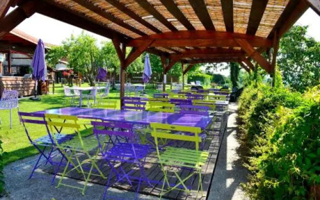 Cabane dans les arbres / Swin-golf de Cremin