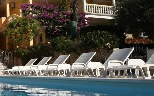 Mladen - Family Friendly & Amazing Location - A3