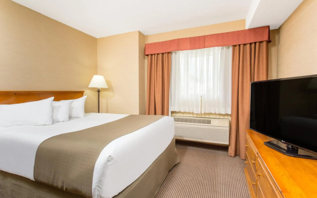 Canmore Inn & Suites