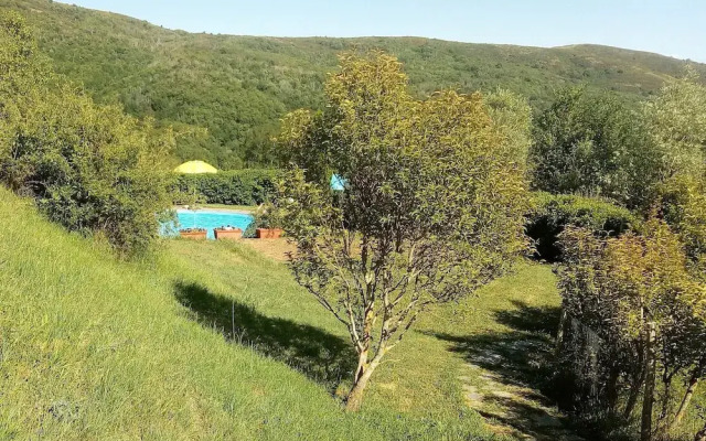 3 Rooms Flat in a Green Tuscany Valley