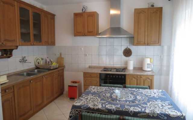 Large Apartment With Terrace Near the Beach