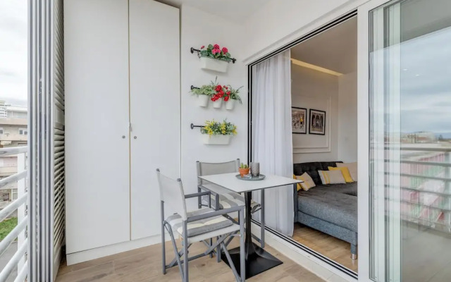Romanca Deluxe Studio - City View