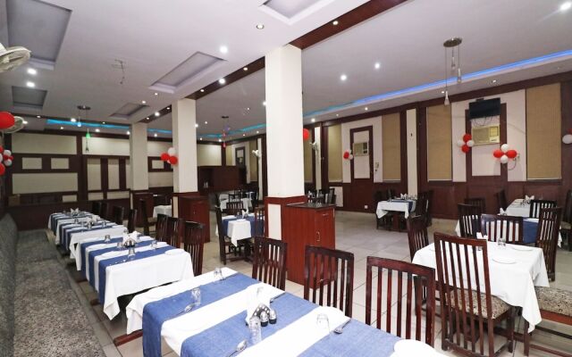 Oyo 15383 Hotel Grand Melrose