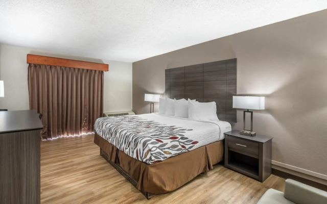Red Roof Inn & Suites Sulphur Springs