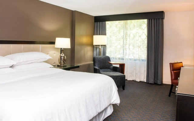 Sheraton Minneapolis West Hotel