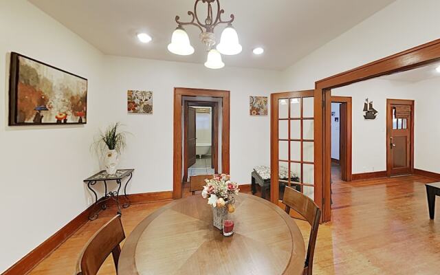 2BR Casa Travis Heights by RedAwning
