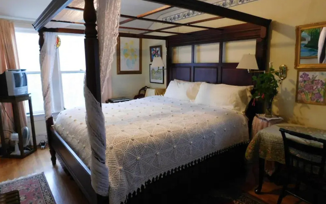 Cliff Crest Bed & Breakfast