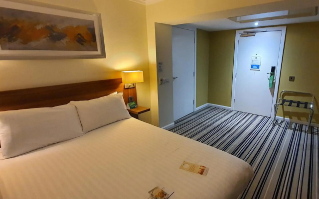 Holiday Inn Swindon by IHG