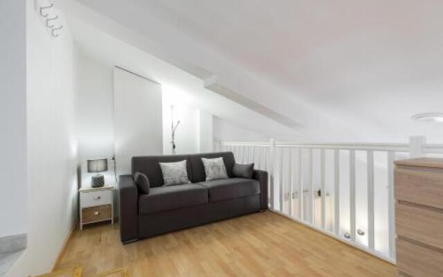 Massena Square - 1 Bdr Duplex With Ac