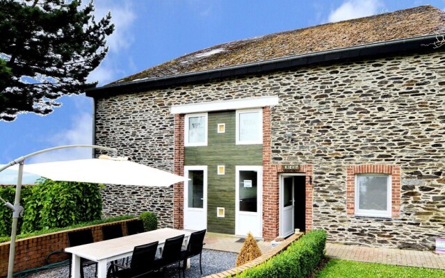 Garden-view Holiday Home in La Roche-en-ardenne