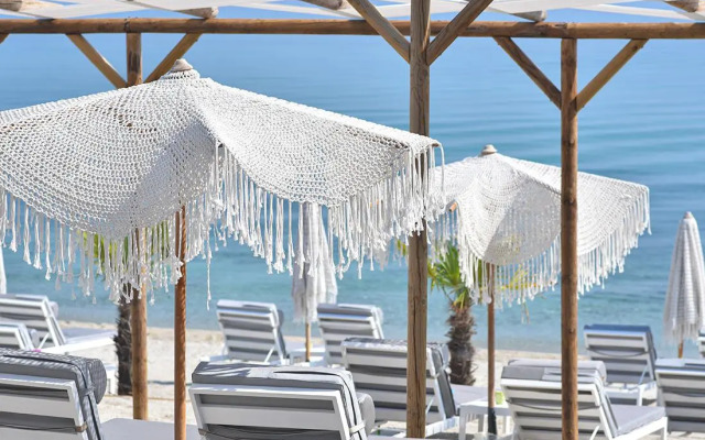 Crystal villas & suites