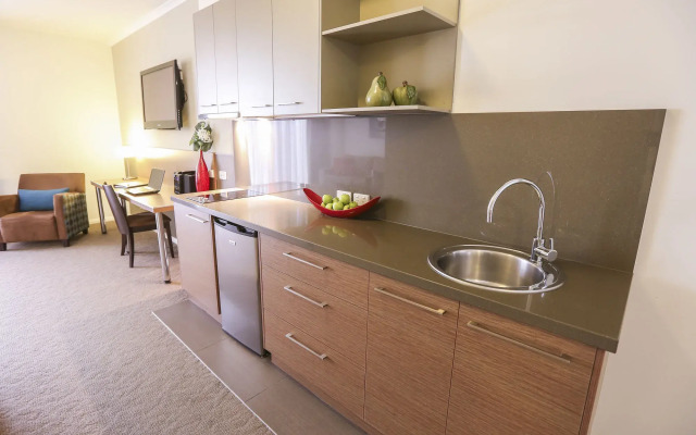 Indulge Apartments - Ontario