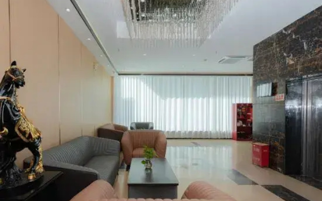 Yining Development Zone Licheng Ruixuan Hotel (Yining Airport)