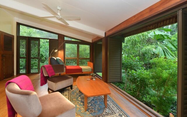Cow Bay Homestay B&B