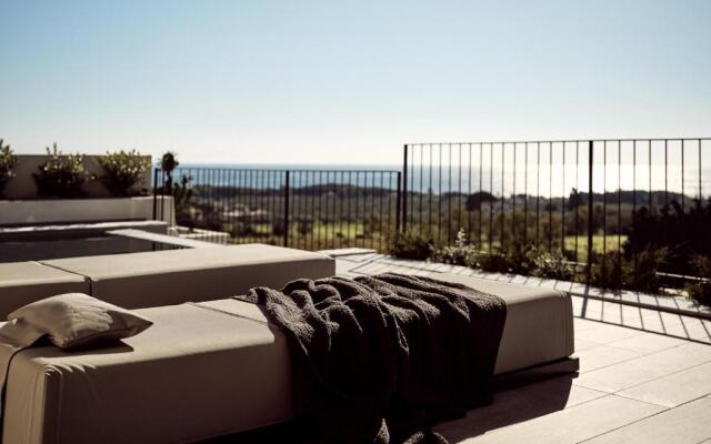 Alexandra SeaView Luxurious Villa, By ThinkVilla